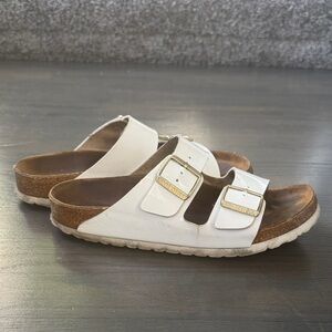 Birkenstock White and Brown Sandals